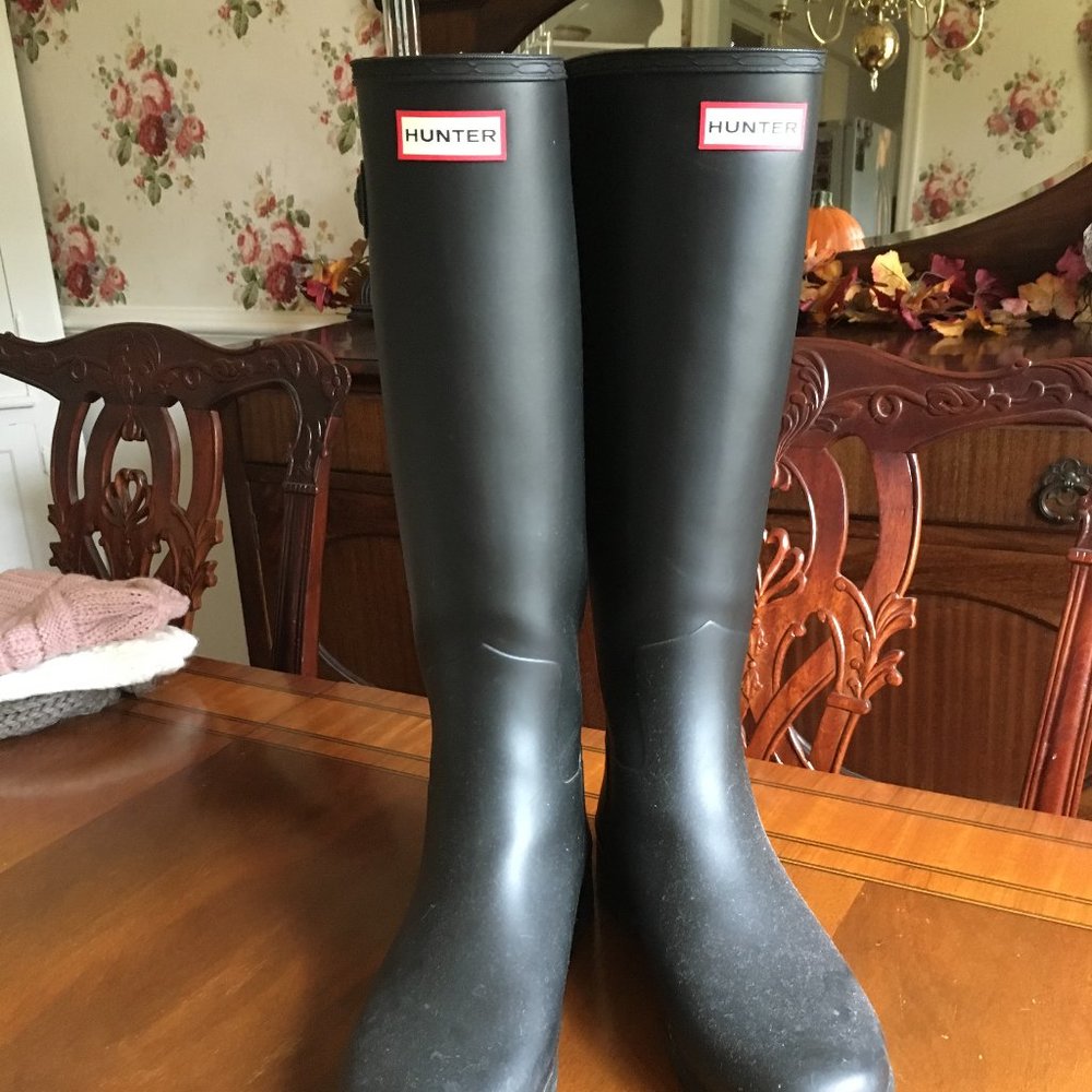 Hunter Black Boots Size 9